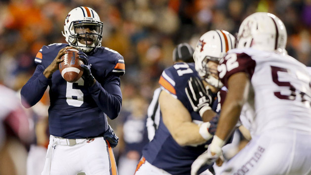 Nov 19, 2016; Auburn, AL, USA; Auburn Tigers quarterback Jeremy Johnson (6) looks for a receiver during the first quarter against the Alabama A&M Bulldogs at Jordan Hare Stadium. Photo Credit: John Reed-USA TODAY Sports
