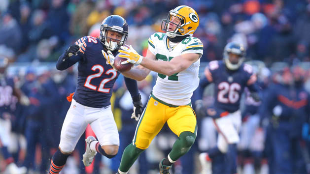 Dec 18, 2016; Chicago, IL, USA; Green Bay Packers wide receiver Jordy Nelson (87) catches a 60 yard pass from quarterback Aaron Rodgers (not pictured) with Chicago Bears cornerback Cre'von LeBlanc (22) defending late in the second half at Soldier Field. Green Bay won 30-27. Photo Credit: Dennis Wierzbicki-USA TODAY Sports