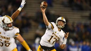 QB Allen plans to play in bowl for Wyoming