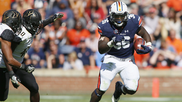 Nov 5, 2016; Auburn, AL, USA; Auburn Tigers running back Kamryn Pettway (36) carries against the Vanderbilt Commodores during the third quarter at Jordan Hare Stadium. The Tigers beat the Commodores 23-16. Photo Credit: John Reed-USA TODAY Sports