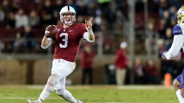 Nov 10, 2017; Stanford, CA, USA; Stanford Cardinal quarterback Keller Chryst (10) runs the ball against the Washington Huskies in the second quarter at Stanford Stadium. Photo Credit: John Hefti-USA TODAY Sports