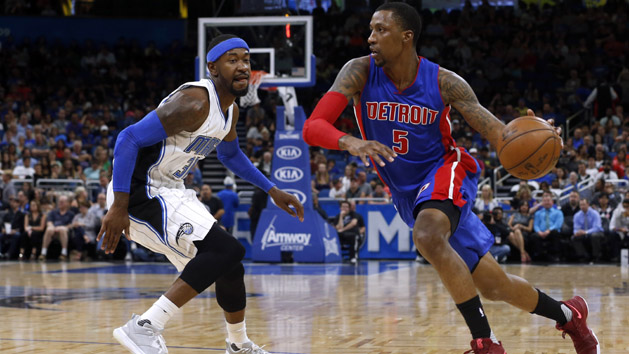Apr 12, 2017; Orlando, FL, USA; Detroit Pistons guard Kentavious Caldwell-Pope (5) drives to the basket as Orlando Magic forward Terrence Ross (31) defends during the first quarter at Amway Center. Photo Credit: Kim Klement-USA TODAY Sports