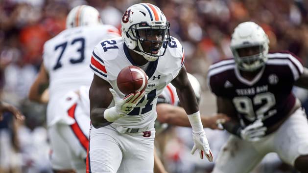 Nov 4, 2017; College Station, TX, USA; Auburn Tigers running back Kerryon Johnson (21) runs with the ball during the first quarter against the Texas A&M Aggies at Kyle Field. Photo Credit: Troy Taormina-USA TODAY Sports