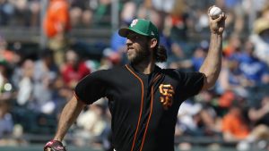 Bumgarner, Span deliver in Giants’ victory