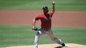 Bumgarner, D-backs face Braves, aim to get wins