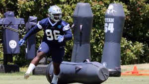 Cowboys DT Collins breaks foot, out 10-12 weeks