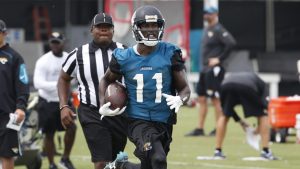 NFL Notebook: Jaguars WR Lee suffers knee injury