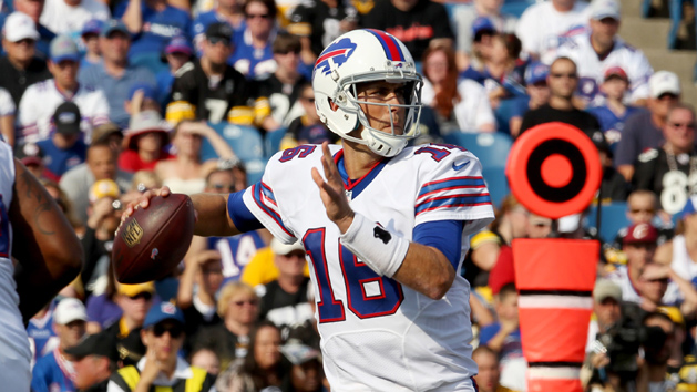 Aug 29, 2015; Orchard Park, NY, USA; Buffalo Bills quarterback Matt Cassel (16) looks to make a pass during the first half against the Pittsburgh Steelers at Ralph Wilson Stadium. Mandatory Credit: Timothy T. Ludwig-USA TODAY Sports