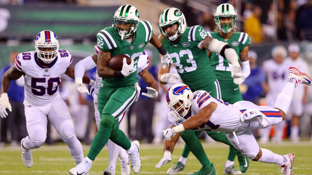 Nov 2, 2017; East Rutherford, NJ, USA; New York Jets running back Matt Forte (22) runs the ball against the Buffalo Bills during the first quarter at MetLife Stadium. Photo Credit: Brad Penner-USA TODAY Sports