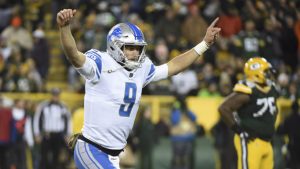 Stafford, Lions handle Packers 30-17