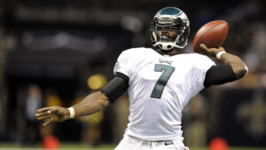 Eagles will stick with Vick despite loss to Saints