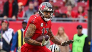 Bucs WR Evans has no structural damage to knee