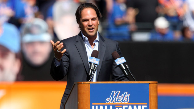 Mike Piazza speaks during his induction into the Mets Hall of Fame. Photo Credit: Brad Penner-USA TODAY Sports