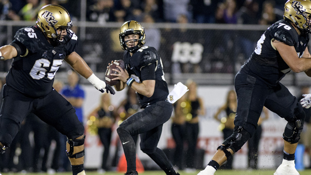 Nov 17, 2018; Orlando, FL, USA; Central Florida Knights defensive lineman Titus Davis (10) looks to pass during the second half against the Cincinnati Bearcats at Spectrum Stadium. Photo Credit: Douglas DeFelice-USA TODAY Sports