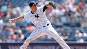 Rays sign injured RHP Eovaldi