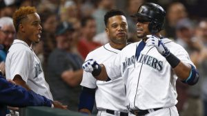 Cruz blast helps Mariners top Tigers