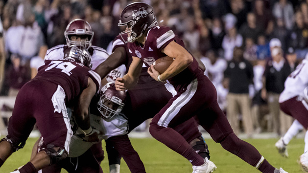 Oct 27, 2018; Starkville, MS, USA; Mississippi State Bulldogs quarterback Nick Fitzgerald (7) carries the ball for a 76-yard touchdown against the Texas A&M Aggies during the second half at Davis Wade Stadium. Photo Credit: Vasha Hunt-USA TODAY Sports