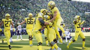 Oregon, Auburn start with key Top 25 battle