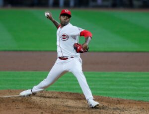 Reds trade closer Iglesias to Angels for RHP Ramirez