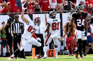 Bucs’ Rob Gronkowski out vs. Patriots, maybe longer