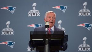 SB XLIX: Kraft defends coach, QB