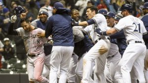 Brewers hope heroics continue versus Cardinals