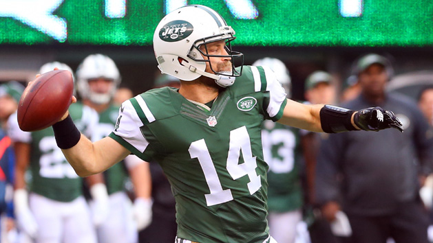 Dec 27, 2015; East Rutherford, NJ, USA; New York Jets quarterback Ryan Fitzpatrick (14) throws a pass during the first half of their game against the New England Patriots at MetLife Stadium. Photo Credit: Ed Mulholland-USA TODAY Sports