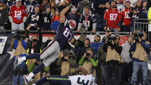Nov 13, 2016; Foxborough, MA, USA; New England Patriots tight end Rob Gronkowski (87) can't catch a pass while defended by Seattle Seahawks strong safety Kam Chancellor (31) in the second half at Gillette Stadium. Seattle Seahawks defeated the Patriots 31-24. Photo Credit: David Butler II-USA TODAY Sports