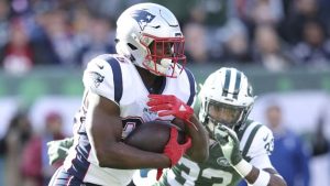 Michel powers Patriots to victory over Jets