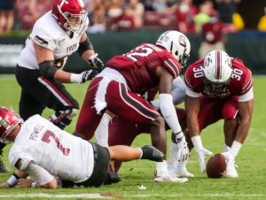 South Carolina’s defense aims to stop Tennessee