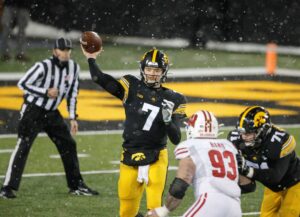 No. 15 Iowa eyes Missouri with win streaks on line
