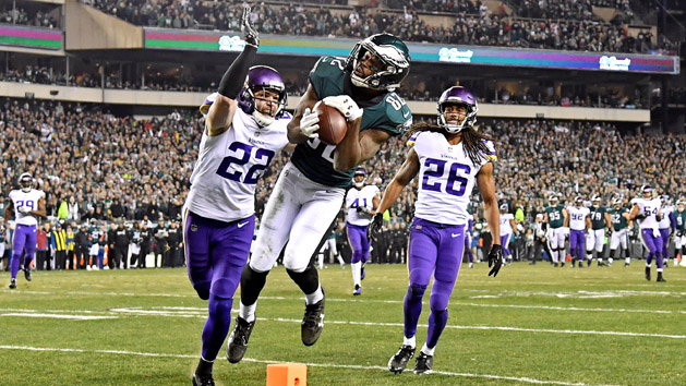 Jan 21, 2018; Philadelphia, PA, USA; Philadelphia Eagles wide receiver Torrey Smith (82) catches a touchdown pass against Minnesota Vikings free safety Harrison Smith (22) during the third quarter in the NFC Championship game at Lincoln Financial Field. Photo Credit: James Lang-USA TODAY Sports