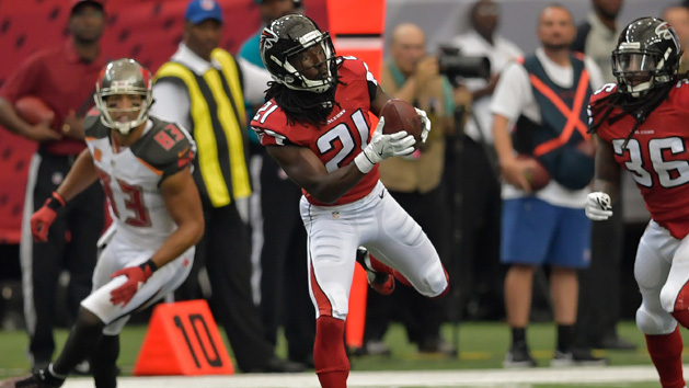 Sep 11, 2016; Atlanta, GA, USA; Atlanta Falcons cornerback Desmond Trufant (21) intercepts a pass against the Tampa Bay Buccaneers during the first half at the Georgia Dome. Photo Credit: Dale Zanine-USA TODAY Sports