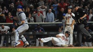 Twins looking to top Toronto, halt first losing streak
