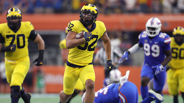 Sep 2, 2017; Arlington, TX, USA; Michigan Wolverines running back Ty Isaac (32) runs with the ball against the Florida Gators at AT&T Stadium. Photo Credit: Matthew Emmons-USA TODAY Sports
