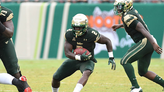 Sep 2, 2017; Tampa, FL, USA; South Florida Bulls running back D’Ernest Johnson (2) runs the ball against the Stony Brook Seawolves at Raymond James Stadium. Photo Credit: Jonathan Dyer-USA TODAY Sports