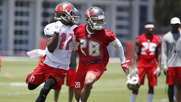 Tampa Bay cornerback Vernon Hargreaves III (28) defends wide receiver Donteea Dye (17) works out during mini camp at One Buccaneer Place. Photo Credit: Kim Klement-USA TODAY Sports