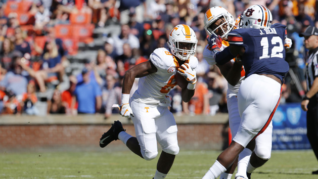 Oct 13, 2018; Auburn, AL, USA; Tennessee Volunteers running back Ty Chandler (8) runs behind the block of receiver Jauan Jennings (15) during the first quarter against the Auburn Tigers at Jordan-Hare Stadium. Photo Credit: John Reed-USA TODAY Sports