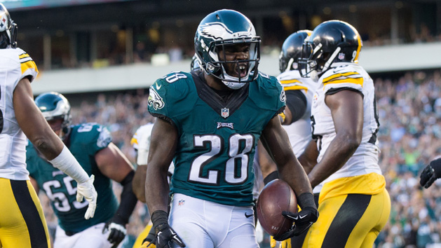 Sep 25, 2016; Philadelphia, PA, USA; Philadelphia Eagles running back Wendell Smallwood (28) reacts after a touchdown run against the Pittsburgh Steelers during the third quarter at Lincoln Financial Field. Photo Credit: Bill Streicher-USA TODAY Sports