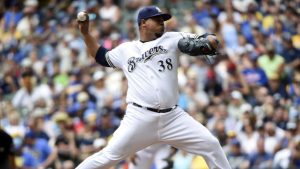 MLB Notebook: Royals sign RHP Peralta
