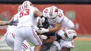 Top 25 Recaps: No. 5 Wisconsin slips past Illinois