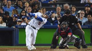 Brewers agree to one-year deal with C Grandal