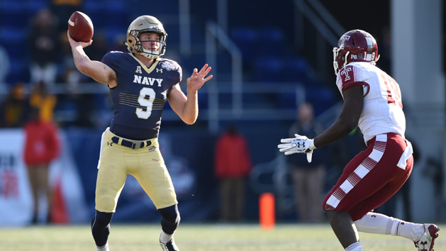 Dec 3, 2016; Annapolis, MD, USA; Navy Midshipmen quarterback Zach Abey (9) throws as Temple Owls linebacker Jeremiah Atoki (19) rushes during the third quarter at Navy-Marine Corps Memorial Stadium. Temple Owls defeated Navy Midshipmen 34-10. Photo Credit: Tommy Gilligan-USA TODAY Sports