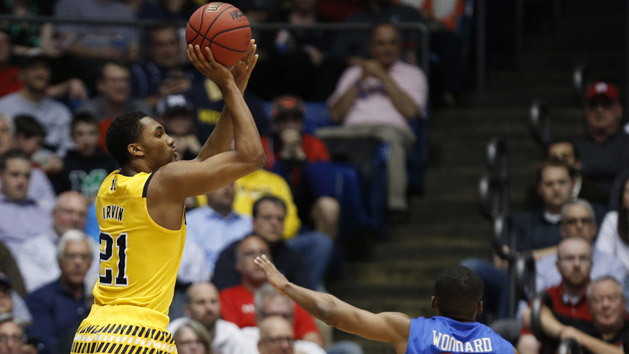 Zak Irvin (21) once again helped Michigan to victory. Photo Credit: Rick Osentoski-USA TODAY Sports