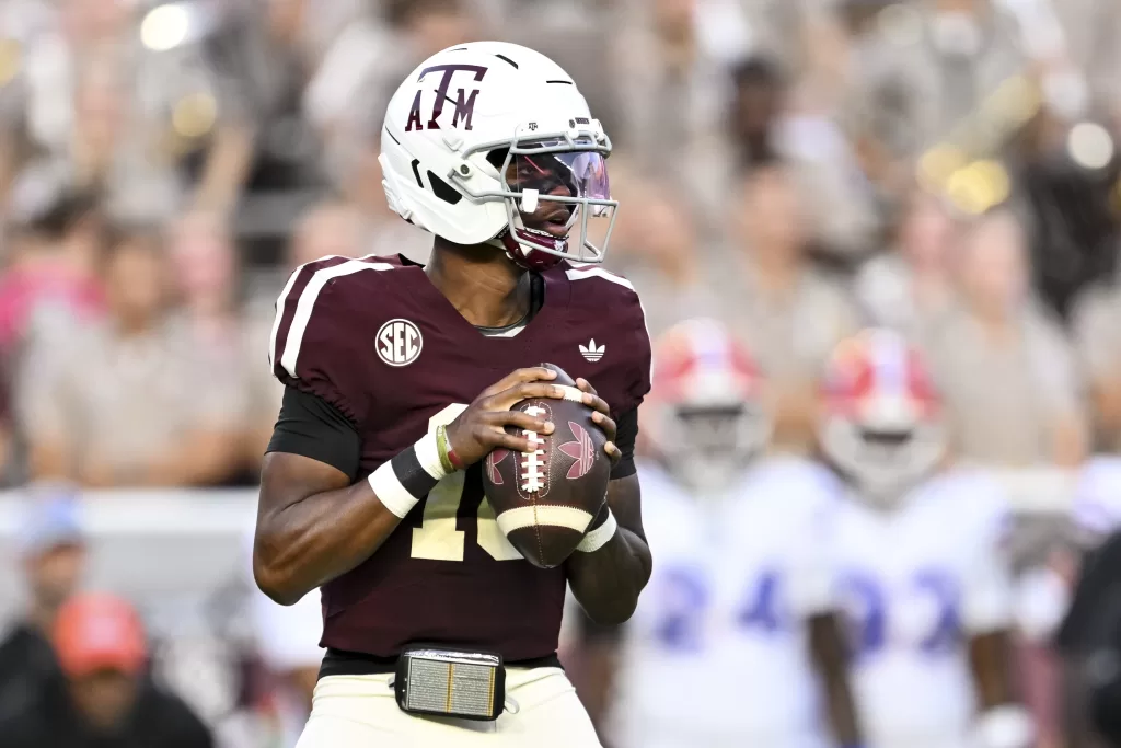 Texas A&M Aggies quarterback Marcel Reed (10)